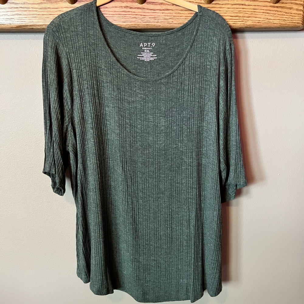 APT 9 Olive green xxl top